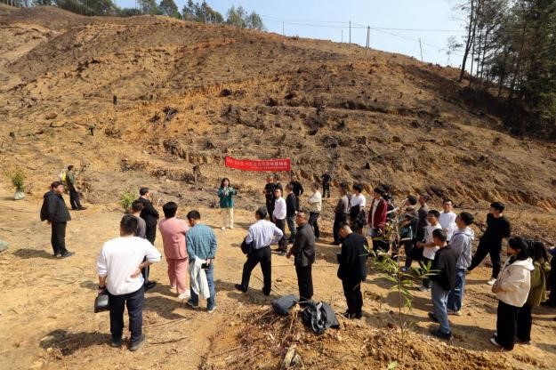 不負(fù)春光好，搶播萬(wàn)畝林 ——將樂(lè)縣村企合作造林工作現(xiàn)場(chǎng)會(huì)在福建金森召開(kāi)